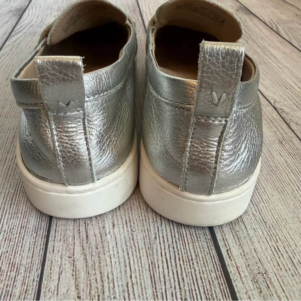 VIONIC Uptown Silver Metallic Loafers Shoes 8.5